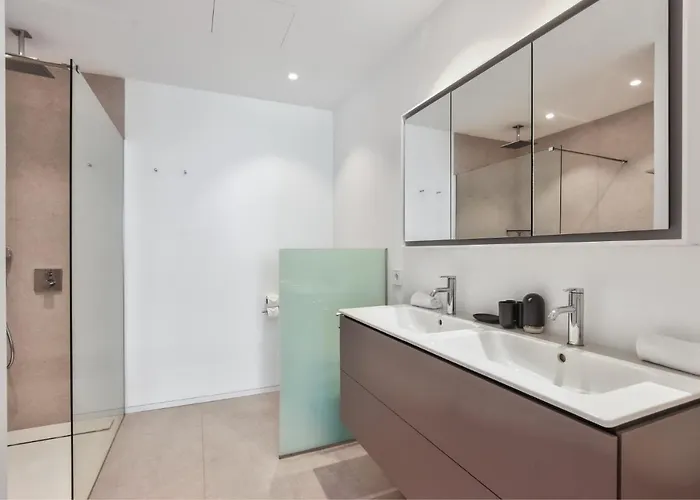 Infinity 1-6 Luxe Sea View 2b