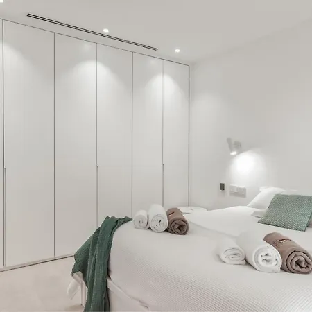 Infinity 1-6 Luxe Sea View 2b